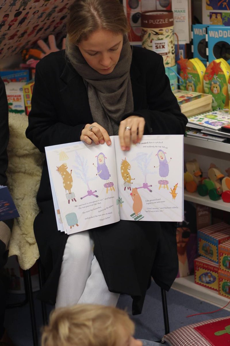 TinyTreeBooks's tweet photo. Another Hopscotch themed #ThrowbackThursday!

We loved visiting Brighton for the second launch event for Hopscotch and the Christmas Tree 🎄 

Who's enjoying this wonderful winter story with @HappyGoHpscotch and friends! https://t.co/Eofl2EwtGo