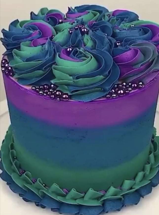 Seokjin as a cake cause its his birthday; a thread #BrightestDiamondJin  #AbyssByJinOutNow  #HappyBirthdayJin  #OurMoonJinDay  #WorldwideHandsomeDay #HAPPYJINDAY