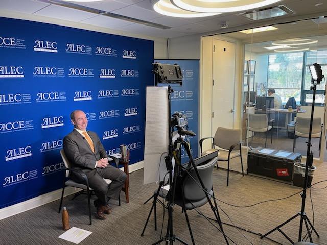 Glad to speak with <a href="/CollinsAero/">Collins Aerospace</a> CEO Stephen Timm at the <a href="/ALEC_states/">American Legislative Exchange Council</a> winter meeting. We had an informative conversation about touchless screening and air cleaning technologies to help us safely #returntoflight. #ALEConline @RaytheonPolicy