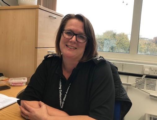 NWROCU's tweet photo. A slightly later introduction today. Sgt Julie Gumbs seconded from GMP heads the Training Coordination Hub for the #NWAPC North West Armed Policing Collaboration
@CumbriaTactical @gmpolice @MerseyPolice @CheshNWalesAAP
#Collaboration #Training https://t.co/Qh8lPK2Ngr