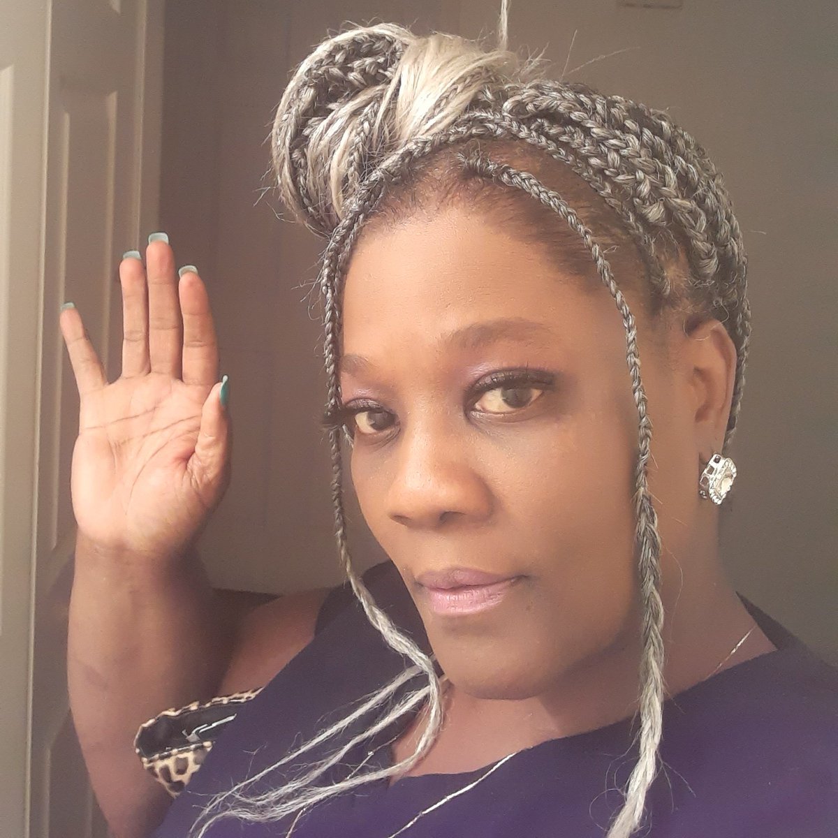 KimFlowerbed872's tweet photo. #NewProfilePic https://t.co/GDpnNabHME