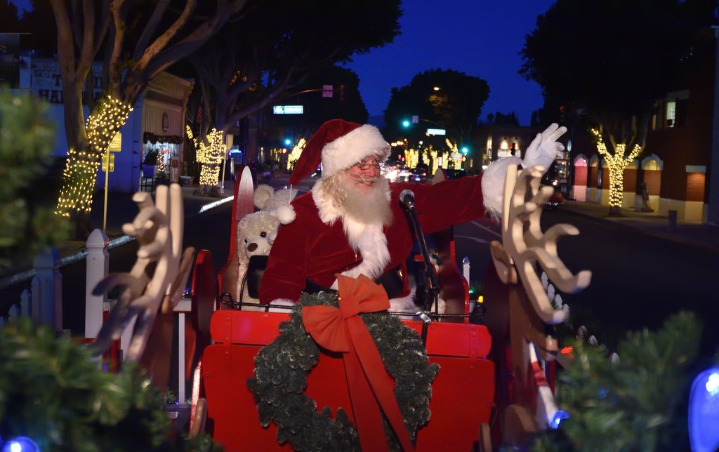 Santa Sleigh is cancelled this evening due to the strong wind warnings, poor air quality, and OC fires.  We hope to  resume our normal scheduled route tomorrow.