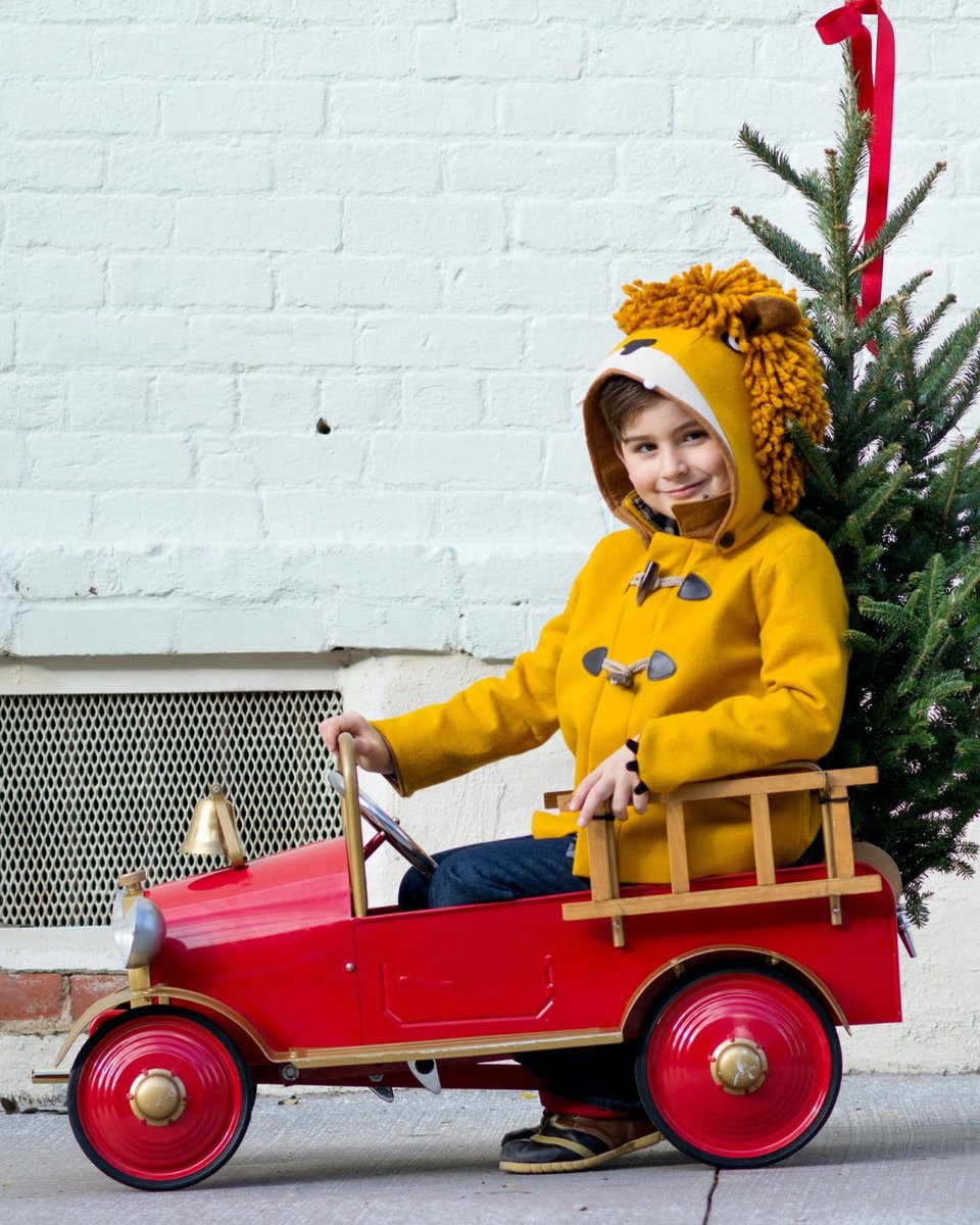 HoltRenfrew's tweet image. For the sustainably-minded among us—or for those who just want a meaningful gift—this holiday gifting round-up has something for you and everyone on your list. Click to read and shop! #HProject #SustainablyMade #BehindtheScenes &amp;gt; bit.ly/39BKwxQ