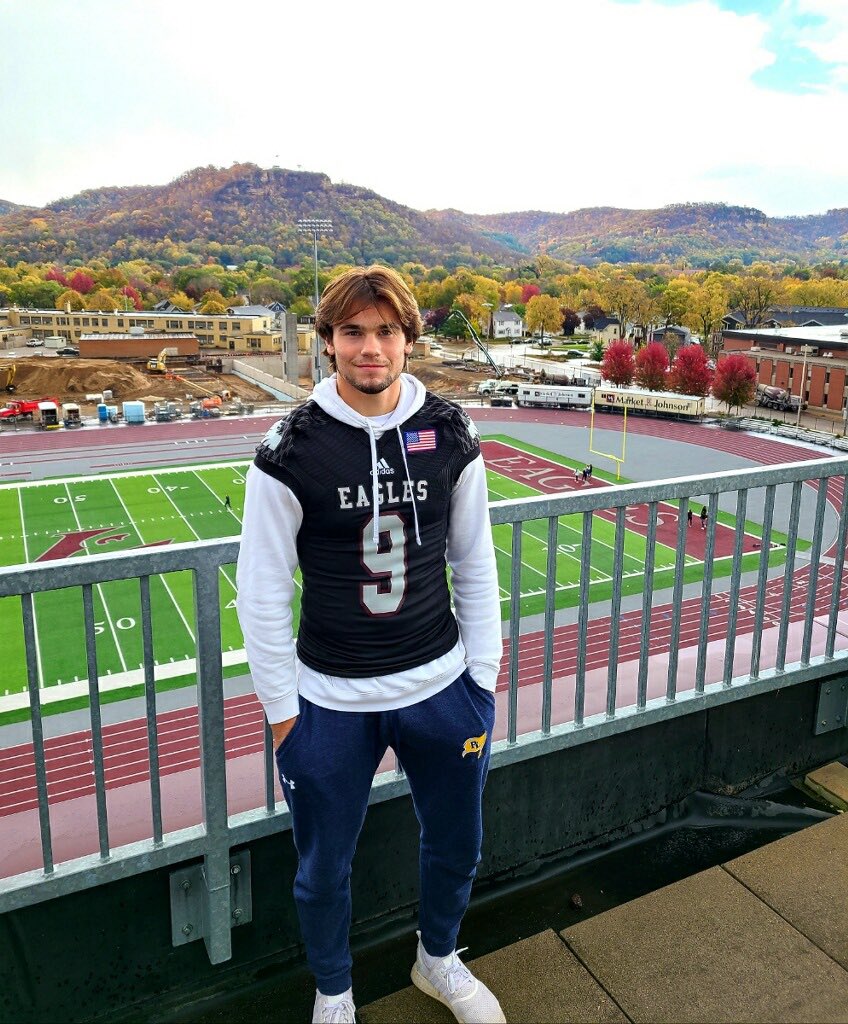 tanner_newlin's tweet photo. Committed 🦅 @plhsfootball @PLFBCoachG @UWLCoachJanus @UWLCoachRisch @UWLEagleFB https://t.co/eclsaCrANf