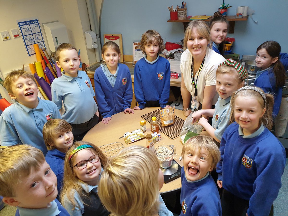 St_Gregorys_RC's tweet photo. Class 3 made Viking style oat biscuits and will use the recipe to write about the type of food that would have been eaten during this period of history. #primaryhistory #handson #ignitingwriting https://t.co/TcELQ9h1XG