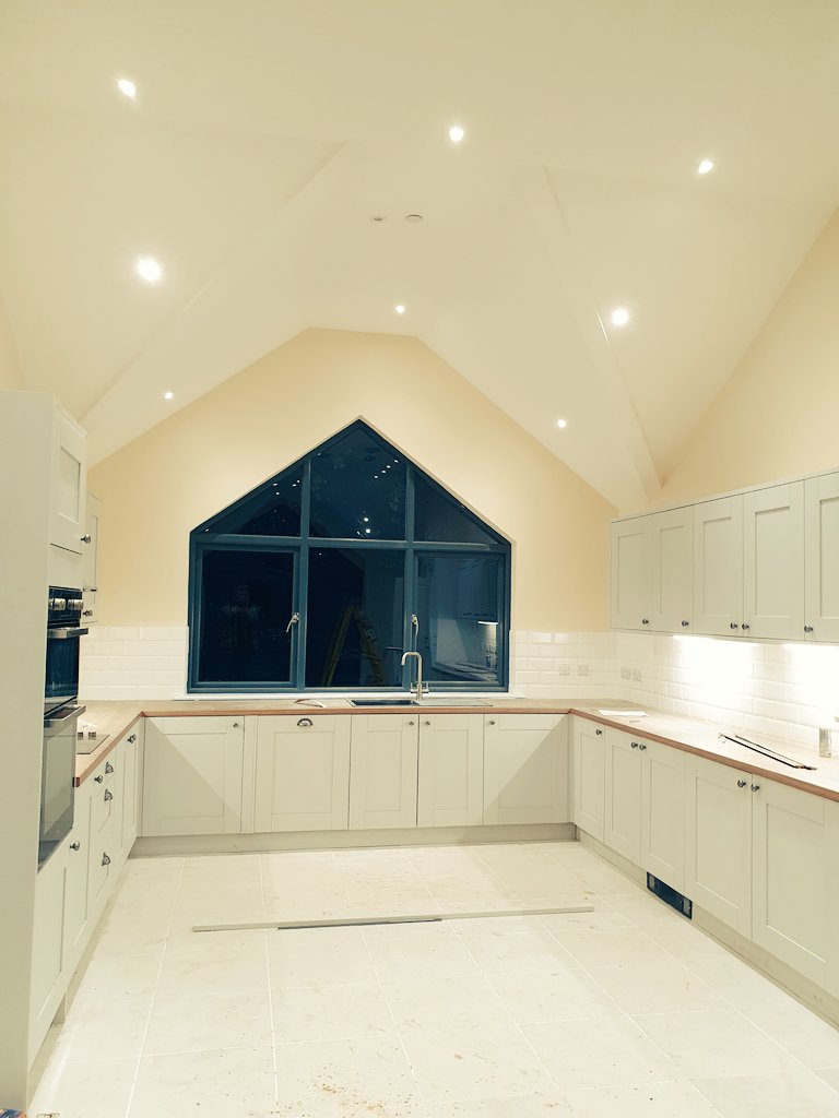 IlanRowlands's tweet image. 2 houses ready for owners tomorrow at Moelfre. hope they like it .lot of work gone into them. Onto the next