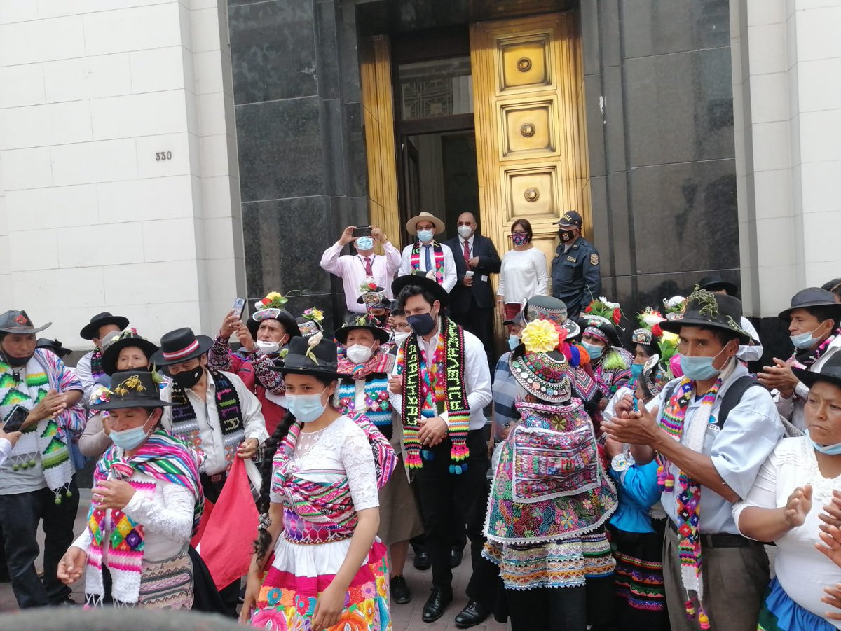 KenyonDurand's tweet photo. Mi gratitud eterna para los pobladores de mi querida tierra de Tocas, Lambras, Cochabamba. Carhuapata, Tinquerccasa, entre otros centros poblados. 
Gracias por su lucha constante y perseverancia, por sus costumbres y amor sincero; este, ya es un sueño hecho realidad. https://t.co/o1MDa3VGnI