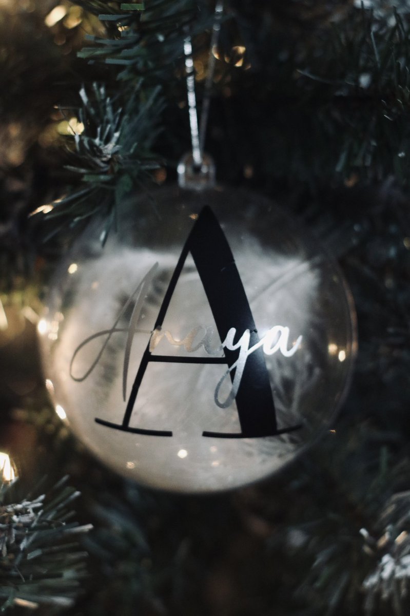 BlessMayunga's tweet image. Personalised Christmas Baubles available at Lewadesigns.com.
I currently have a  7 day launch offer of 25% off if you buy 2 or more baubles 🥰