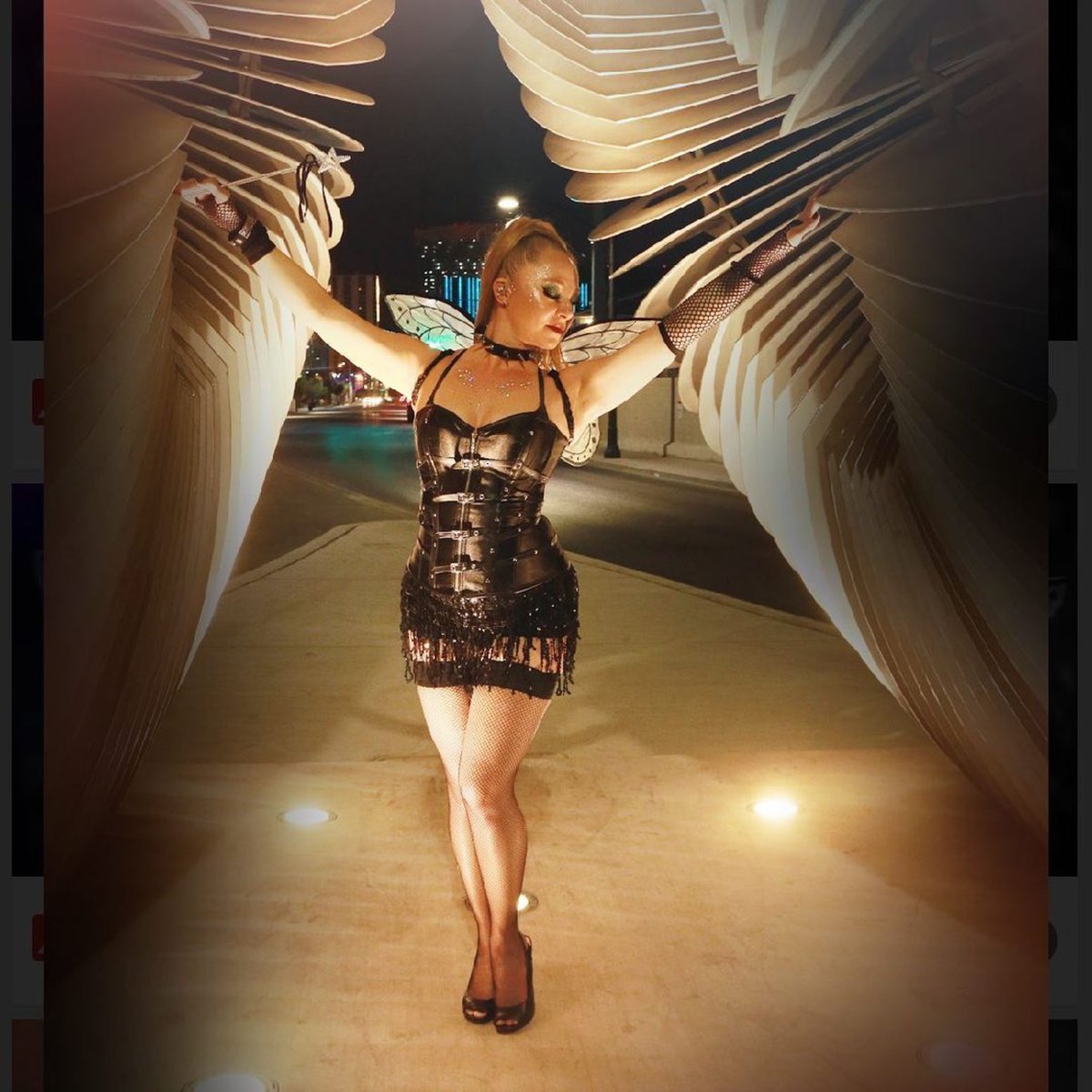 TINKERBELL’S DARKER SIDE 🖤
:
BABES IN HEELS:
BABES AFTER DARK 💋
:
LOVE THIS PIC 🧚🏼
:
#halloween2020 #tinkerbell #vegasartsdistrict #dance #dancer #fitnessinstructor #danceinstructor #pilatesinstructor #fitness #nightphotography #photography #vegasphotographer #naughty https://t.co/BJdTSfYlxT