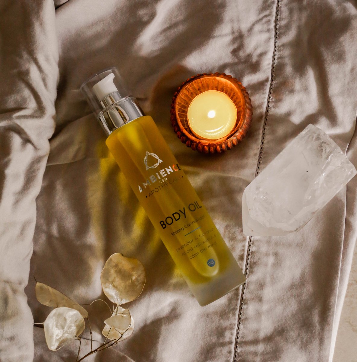 AmbienceCBD's tweet photo. To encourage a good nights’ sleep 🧖‍♀️ 💤

The Apothecary CBD Body Oil is a luxurious blend of coconut, jojoba &amp; apricot kernel oil infused with cannabidiol oil. Essential oils of lavender, geranium, and petitgrain are blended to aid relaxation.
#cbd #bodyoil #skincare https://t.co/abO8EVh8cG