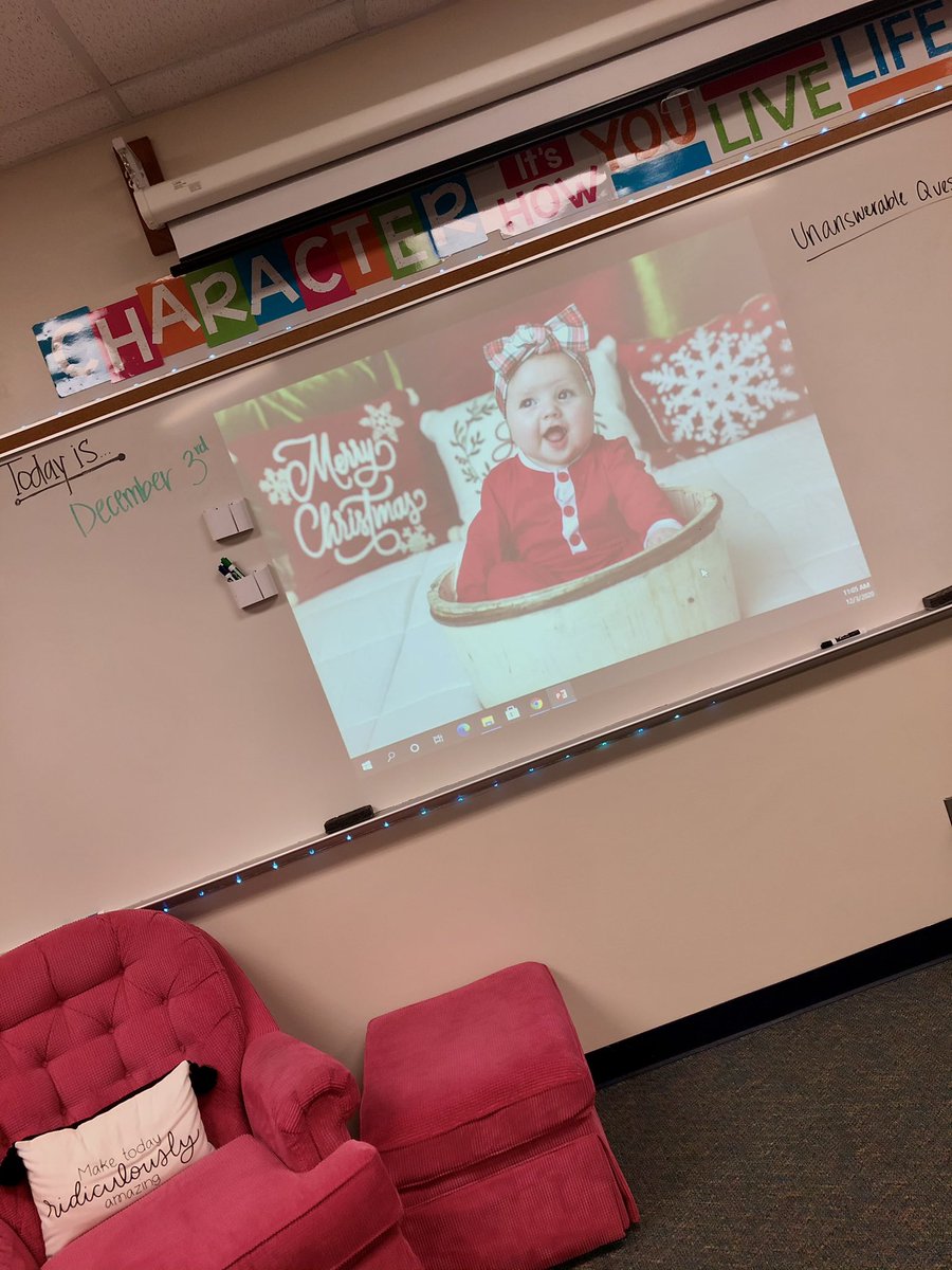 melissadrilling's tweet photo. My MOST favorite Christmas decoration in the class this year☺️🎅🏻 @CoxTimberwolves #TCI_12DaysOfTwitter https://t.co/K1TYgJ7RHN