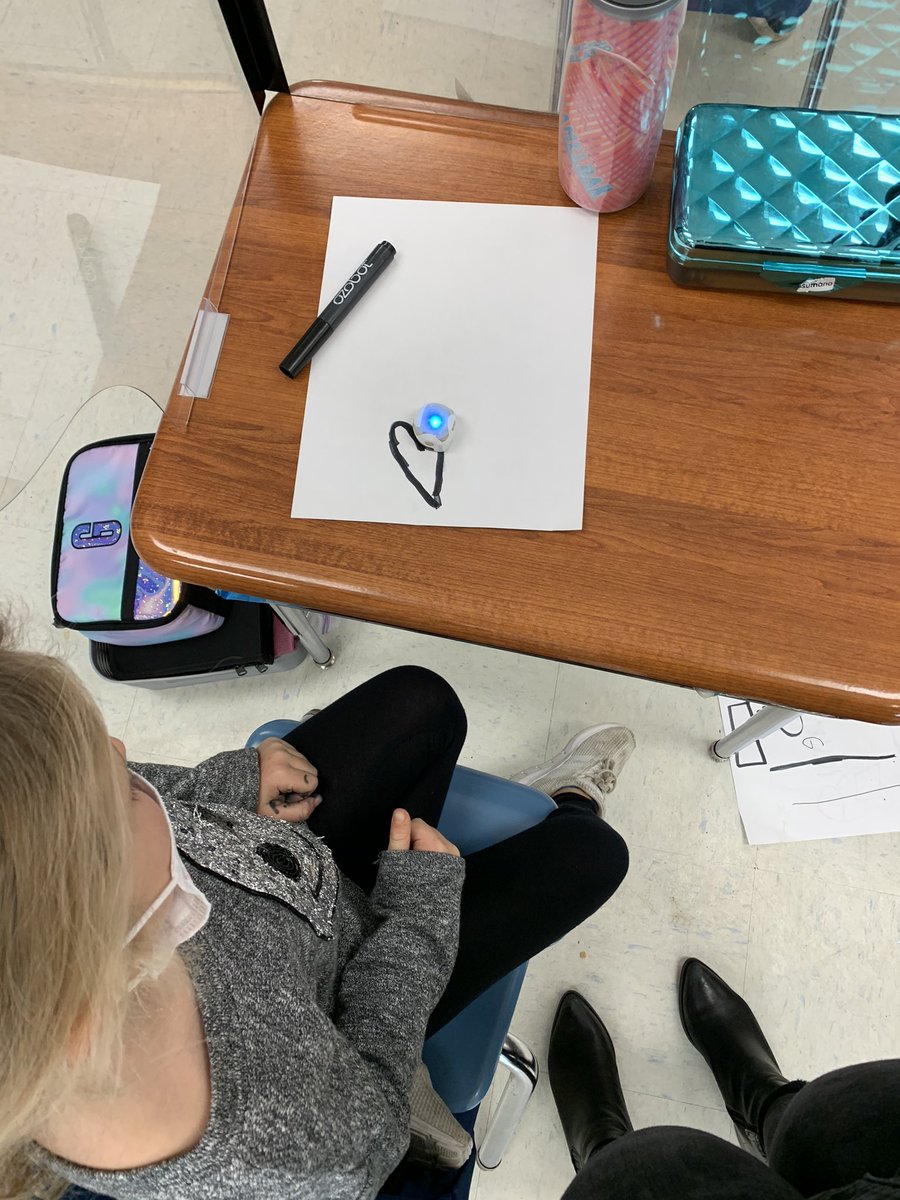 kanner_jamie's tweet photo. This morning, coders from Mrs. Berman’s class tested out Ozobots. Their goal was to create a path to get my bitmoji to school. Then they experimented with different lines and shapes. Love the excitement when their codes worked! @MandalayEl @WantaghSchools https://t.co/Cx6GDRXPNO