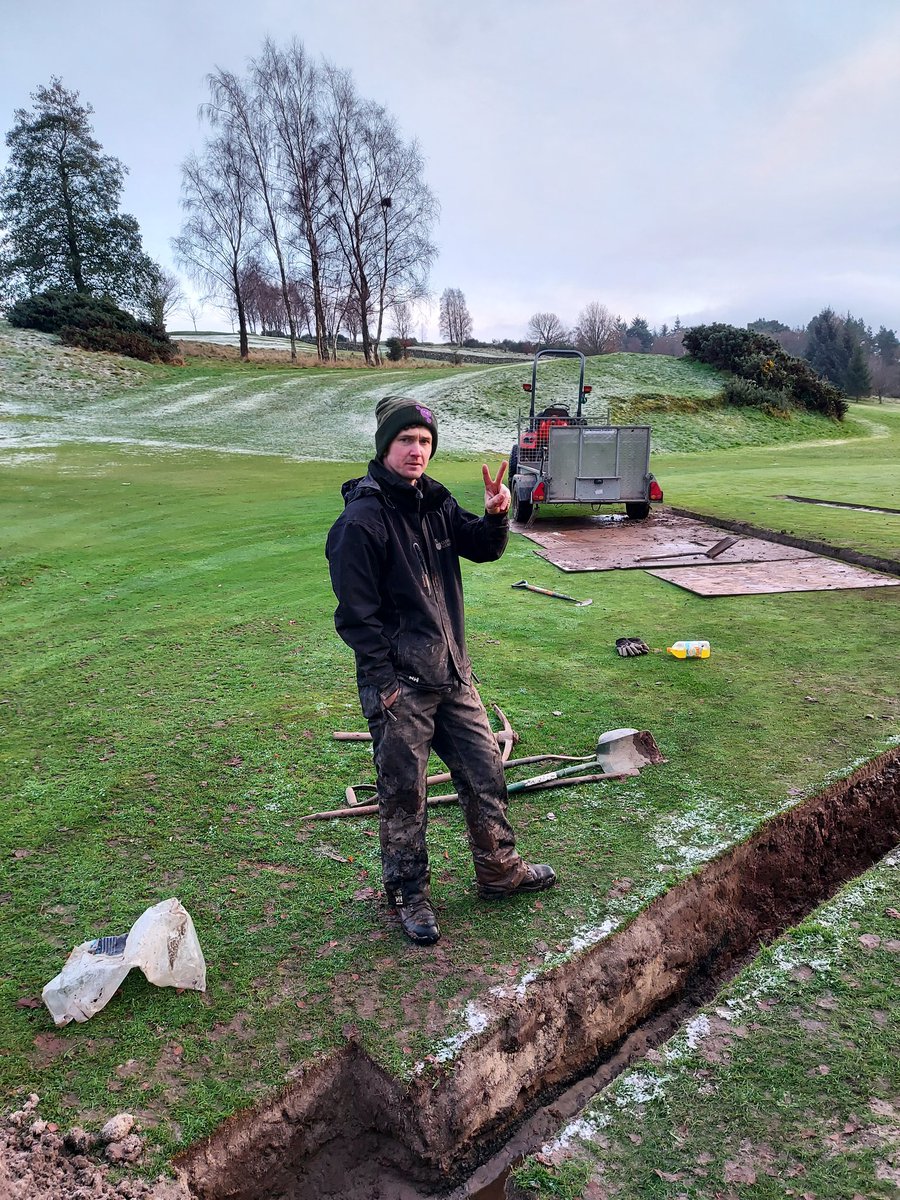 Scott48069739's tweet photo. Another great shift in mr mcclung superb mate,unfortunately the old backs have took a battering last few days 😂 so gd news for me and Kyle is,its DIGGER time monday morning 😃 https://t.co/kUzJCU2r64