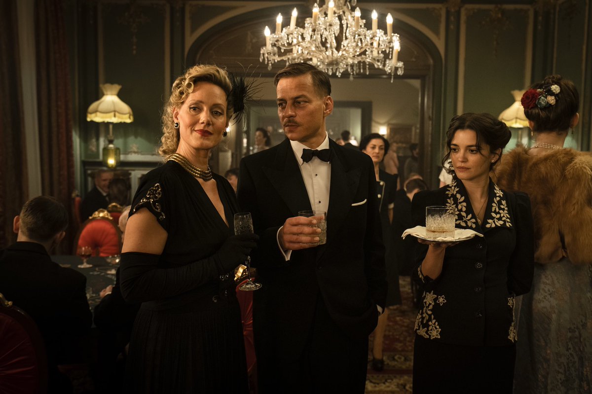 Premier_Telly's tweet photo. *First Look* 👀

The cast and first-look images of the third series of multi-award winning and critical acclaimed Sky Original drama Das Boot have been released today! 

@skytv @NOWTV #DasBoot #TomWlaschiha #RayStevenson #RikOkon #SkyAtlantic https://t.co/dfYqDmErlR