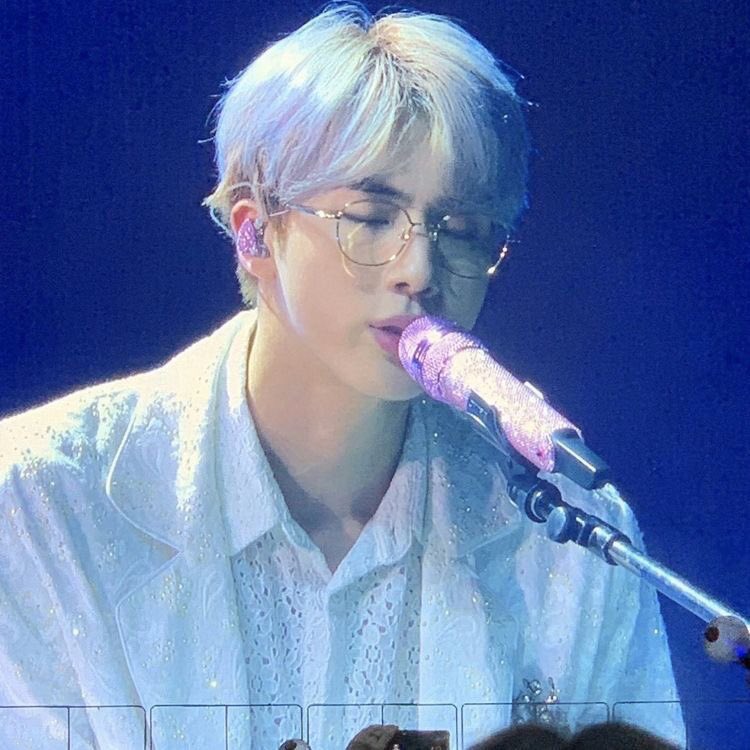 seokjin photos taken by armys on stage — a breathtaking thread.