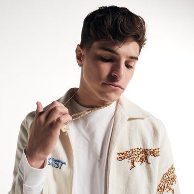 #NewProfilePic Change is good! 🔥 https://t.co/WRHq77O3nC