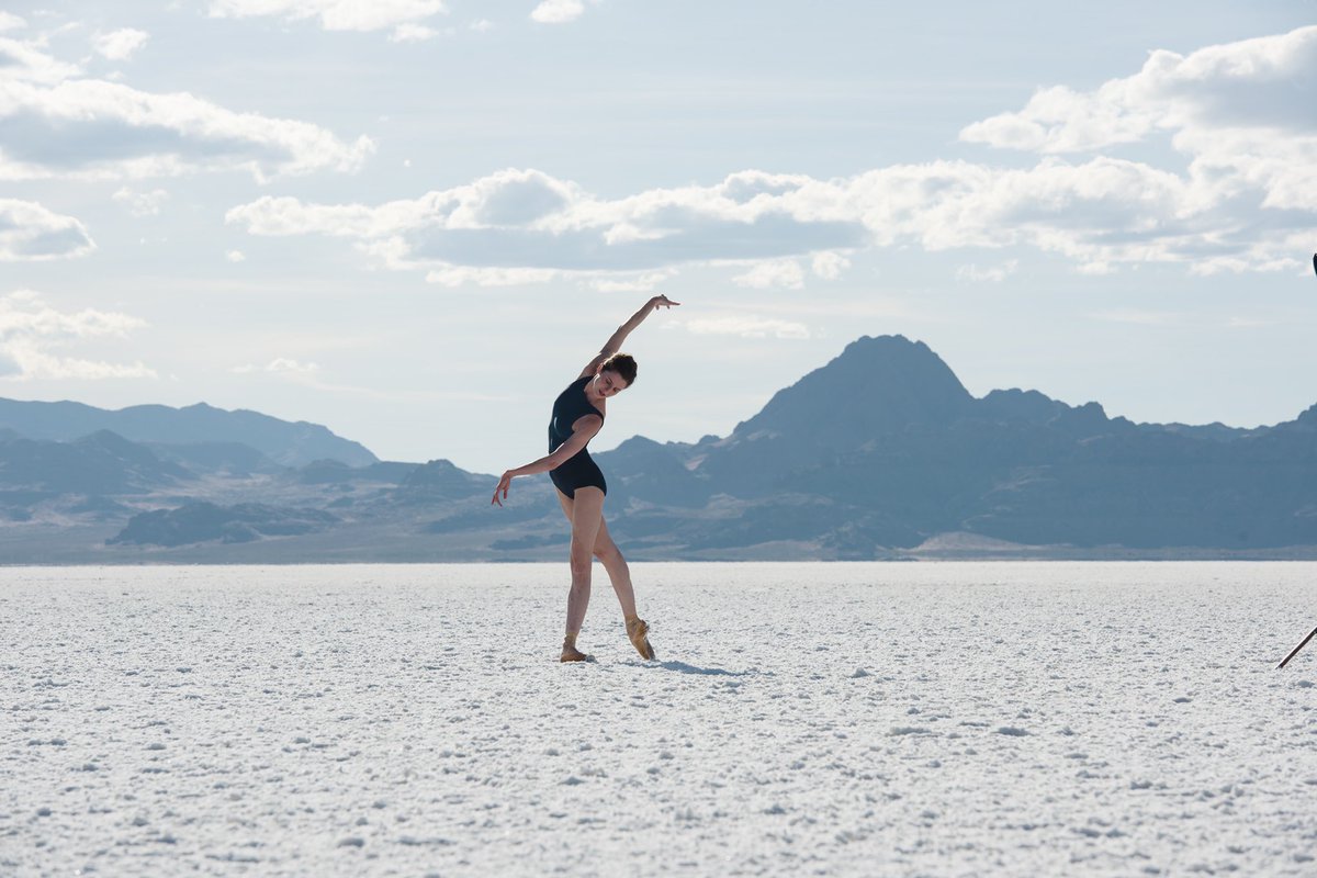 🩰 TONIGHT - Virtual Open Class 🩰

5-6 pm MDT taught by <a href="/allidebona/">Allison DeBona</a>.
Intermediate/Advanced level.

Register: artemotion-summerintensive.com/classes?view=c…

📸 Dave Brewer #artemotionusa