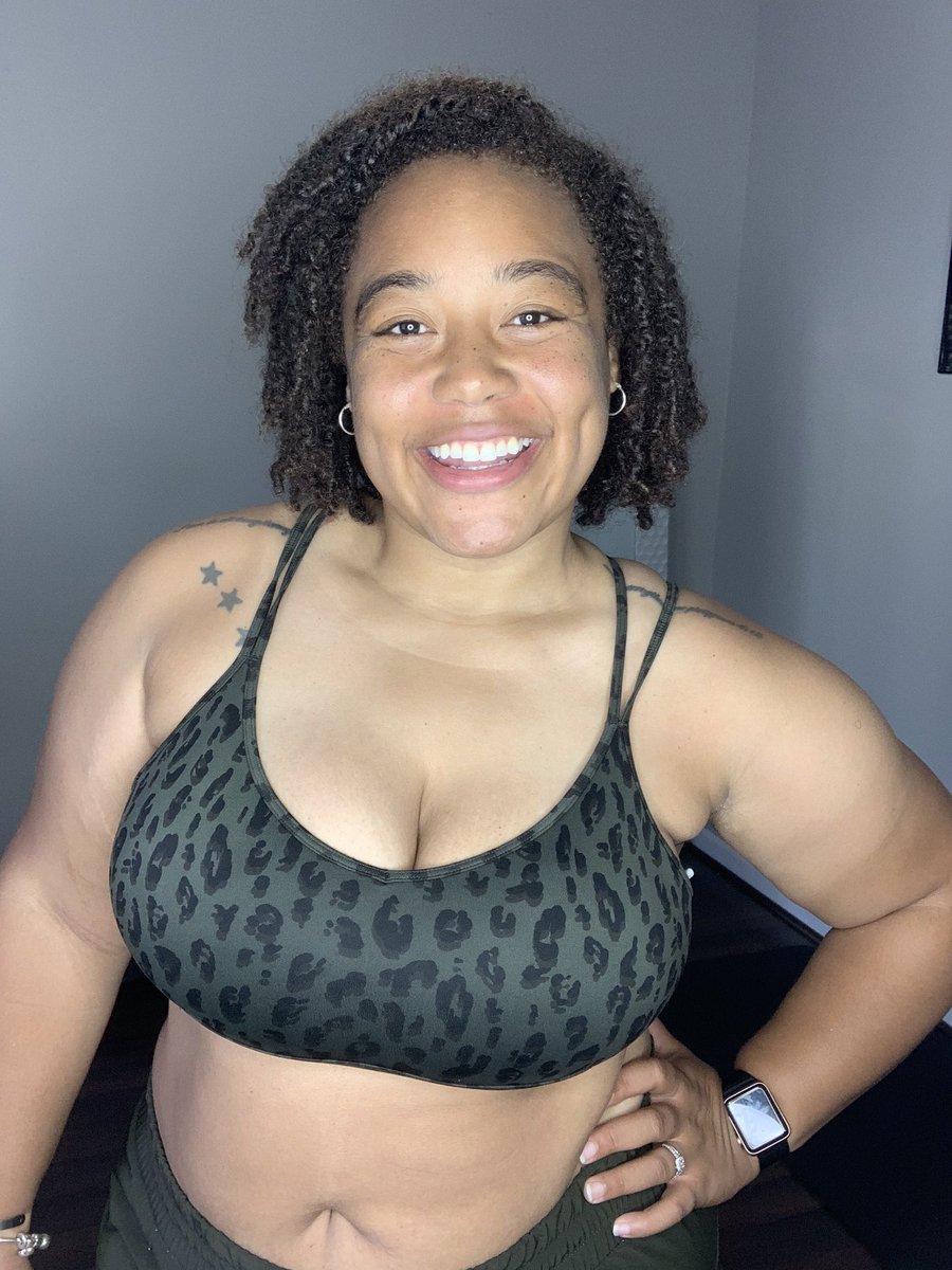 NaysJourneyy's tweet photo. I’m trying to model for @OldNavy plus active #sponsorme #Sponsor #sponsorship #oldnavy #oldnavyplus #oldnavyactive https://t.co/4xih3xf2eG