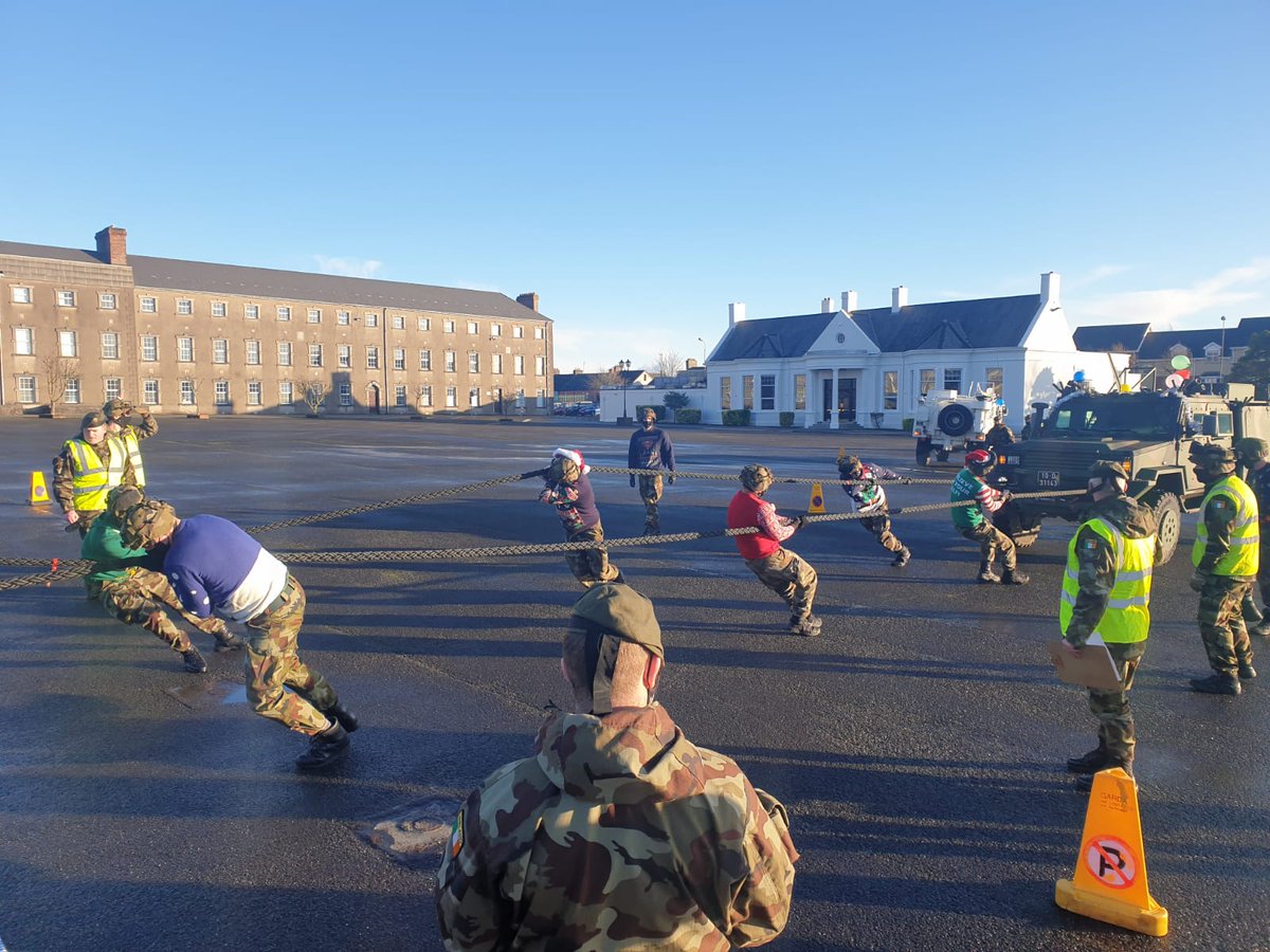 1BCS ran a charity LTAV Pull in aid of the Defence Forces Benevolent Fund in Collins Barracks, Cork today. €243 was raised.
Congratulations to @DF_Engineers 1BEG for finishing first!
#Cavalry #CarpeDiem #óglaighnahéireann #StrengthentheNation #WeAreYou #Army #IrishArmy #Cork https://t.co/Umul31qSkK