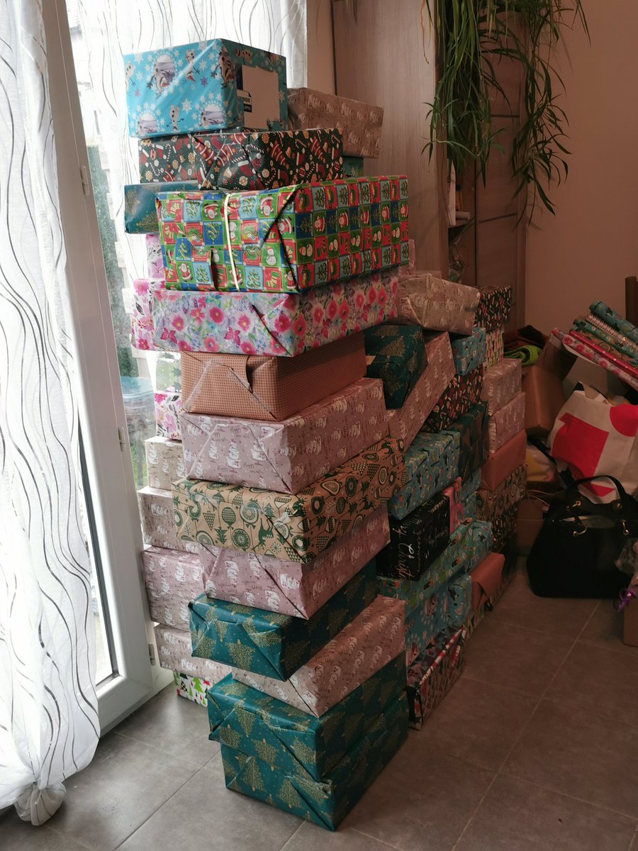SarbArcAm's tweet photo. 83! Oui oui 83 boîtes prêtes
Des boîtes vides sont arrivées qui permettront d'élaborer d'autres #boitesdenoel
Plus de 100 boîtes seront distribuées par la suite par Réseau Solidaire Amiénois et @RESF80_RESF80 https://t.co/961Oevq5id