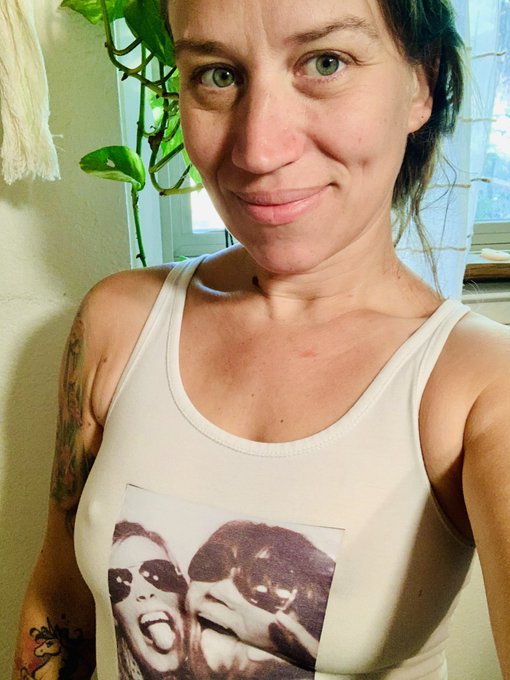 People is this too much nipple to leave the house like that???? https://t.co/MouTng1Py6<a href="/tag/pregnant"class="tags"><span>#pregnant</span></a><a href="/tag/bigboobs"class="tags"><span>#bigboobs</span></a><a href="/tag/bigass"class="tags"><span>#bigass</span></a>
