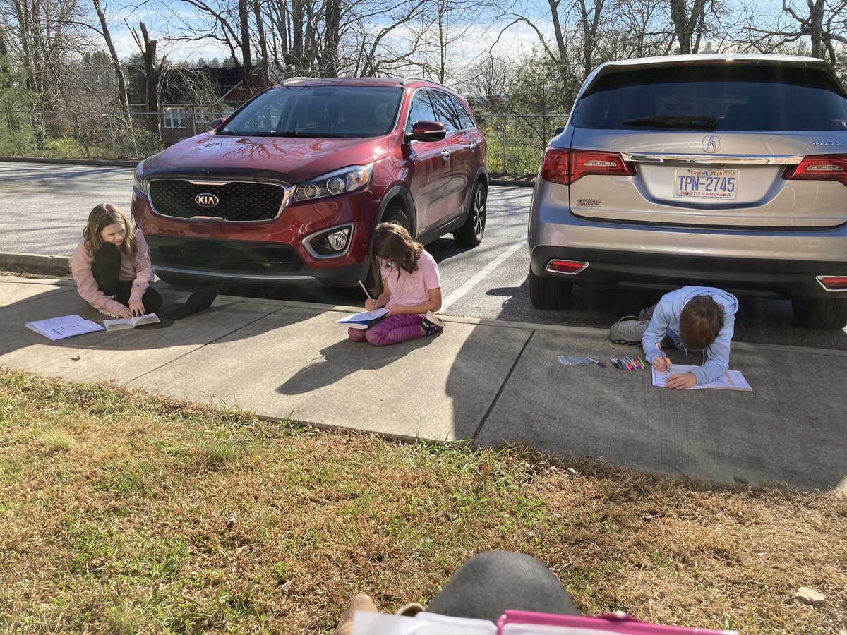 MrsErickson18's tweet photo. A warm December day calls for outside vocabulary practice! ☀️ @MillsRiverSch #THEPlaceToBe https://t.co/UFw2p5rpxU