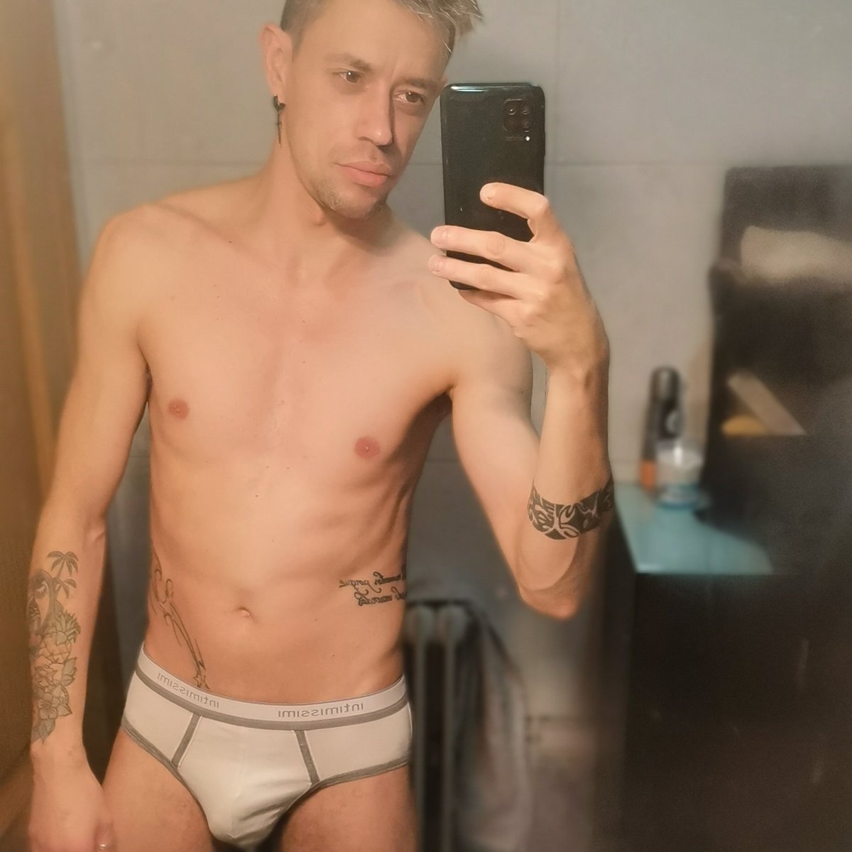 Aaron Lautner (@aaronlautnerxxx) on Twitter photo  Aaron Lautner (@aaronlautnerxxx) on Twitter photo
