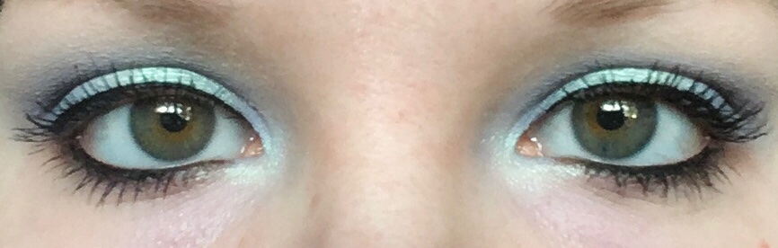 SoulWinchester_'s tweet photo. Today, blue and sparkly, sea foam green were the colors of choice #funwithmakeup https://t.co/2PDQmvDMzO