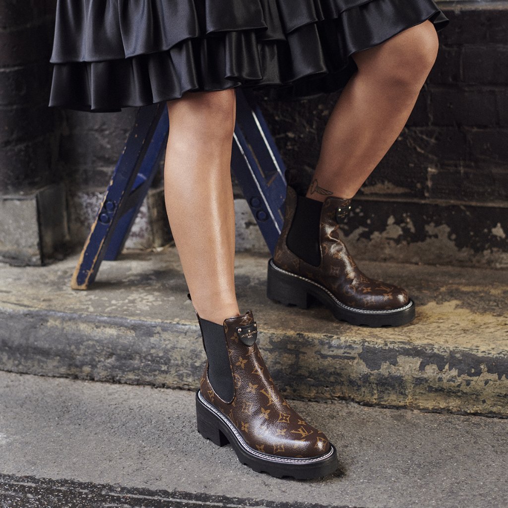 Louis Vuitton on X: Feminine and masculine codes combine. Peggy Gou's  urban, yet refined look matches that of the Beaubourg ankle boot. Explore # LouisVuitton's new shoe collection at    / X
