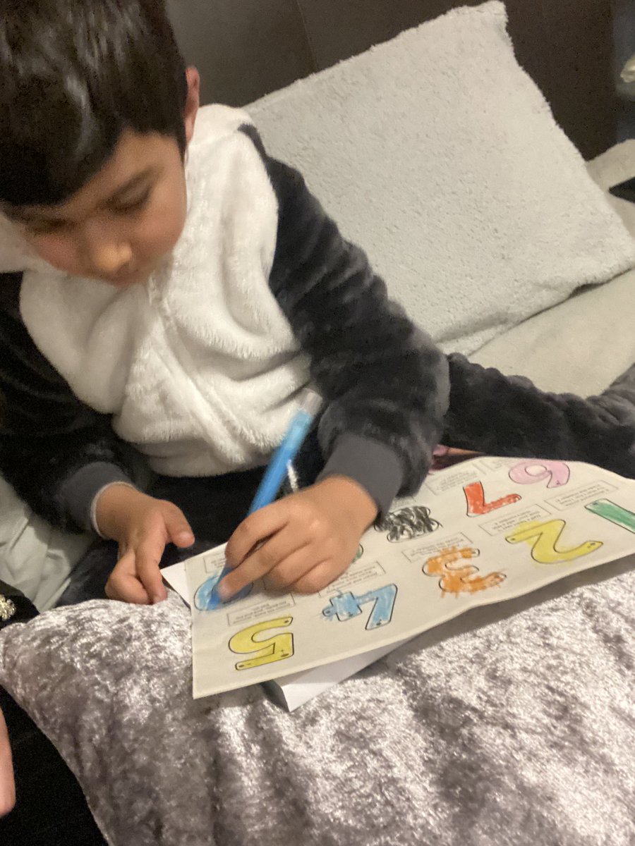AreejAnam's tweet photo. @P1Tboreps z practicing writing numbers and colouring... https://t.co/wjVrvw2OBK