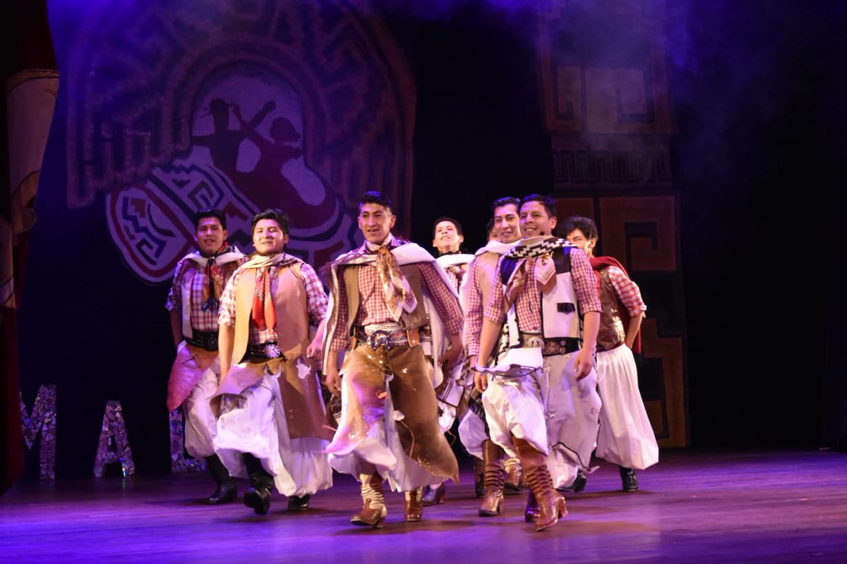 MalamboMLP's tweet photo. Primera noche del espectáculo "El Línea"
Cuadro Chaqueño y fantasía de Malambo 👌😉
Ph. Carolina Viscafe J.
#MalamboLaPaz #SerYNoParecer #Danza #Folklore #Chaco #Malambo #Dance https://t.co/6dyT6ziPMY