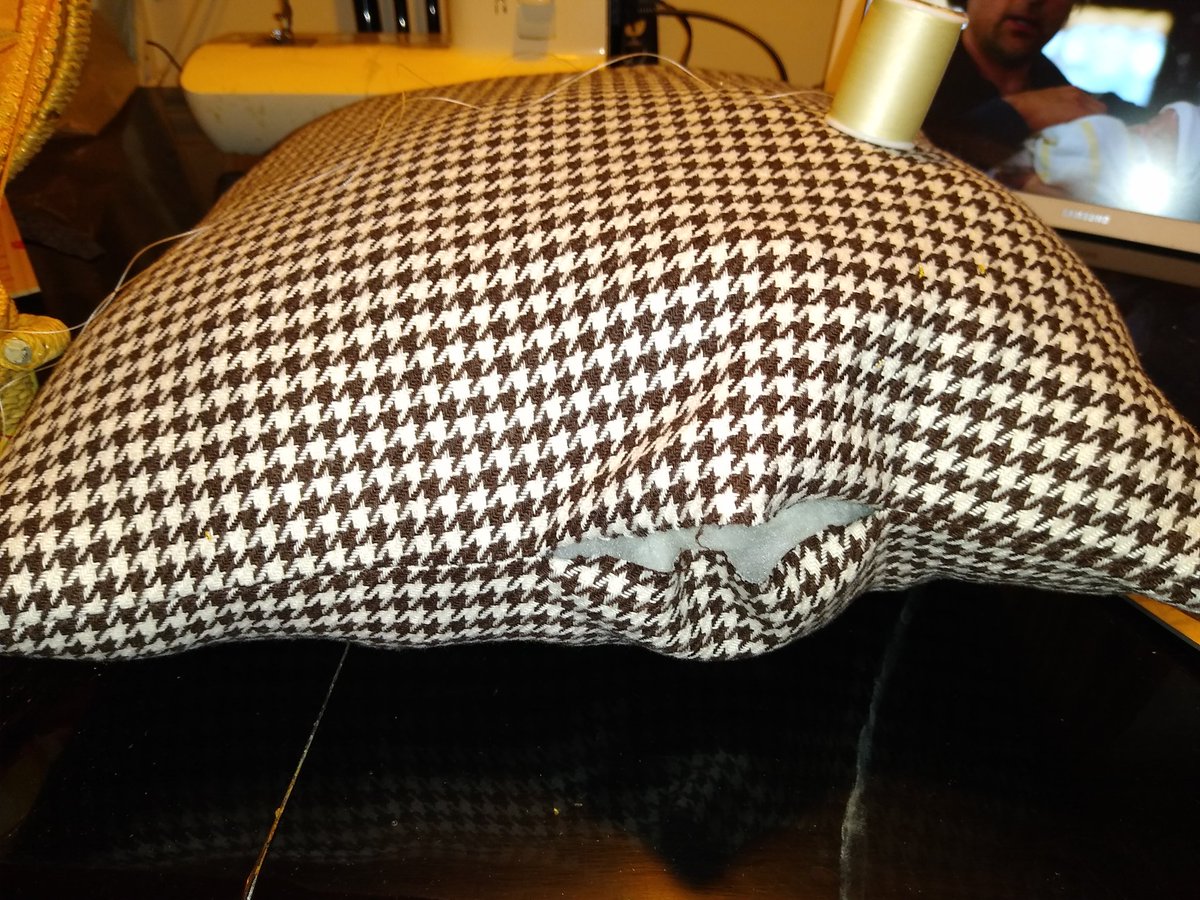 flipnchik's tweet photo. I used recycled materials to make 2 plaid decorative pillows for my DIY headboard bench. https://t.co/NP81ys4PdL