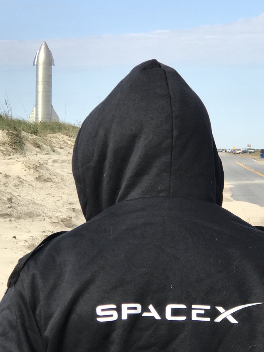 Elon Musk is our savior.
Looking at this on the launch pad today is so inspiring.