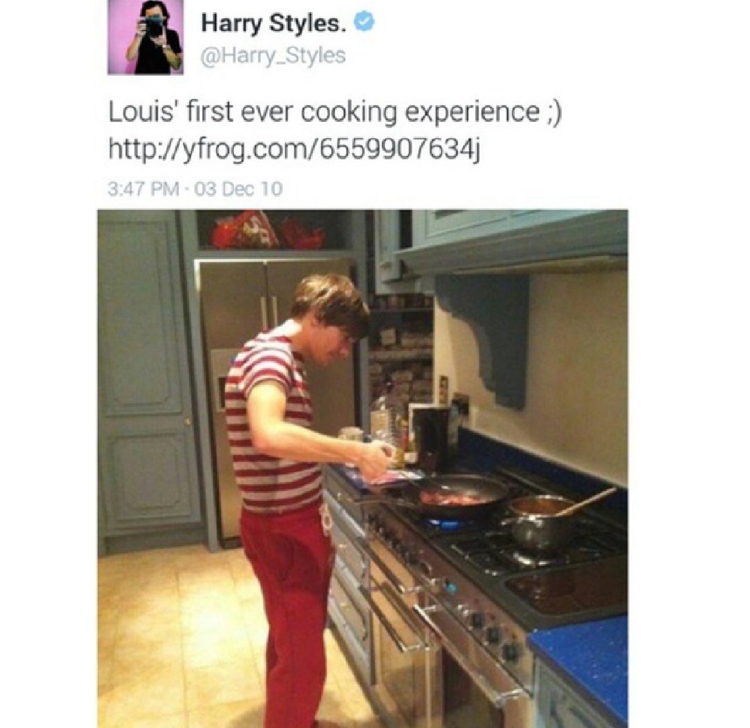 0iiiOiii's tweet photo. 10 anni da questo tweet, mi sembrava giusto festeggiare #HarryStyles #Larry 💚💙 https://t.co/vJV9voKzem