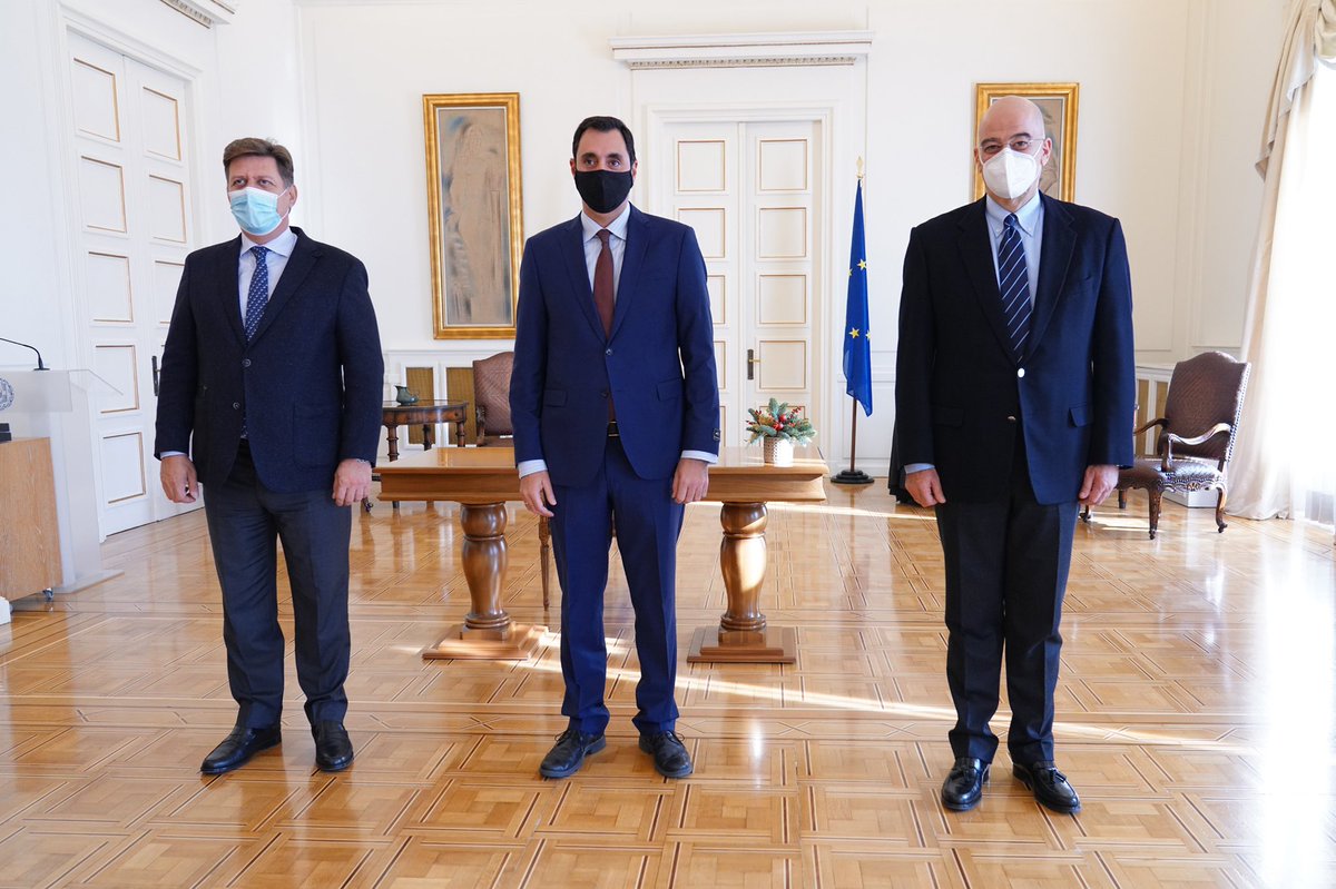 YSmyrlis's tweet photo. Από την ορκομωσία μου σήμερα το πρωί στη θέση του Γ.Γ. Διεθνών Οικονομικών Σχέσεων &amp; Εξωστρέφειας του @GreeceMFA παρουσία του ΥΠΕΞ @NikosDendias του ΑΝΥΠΕΞ @MVarvitsiotis και του ΥΦΥΠΕΞ @KostasVlasis https://t.co/5yGq9RPdlu