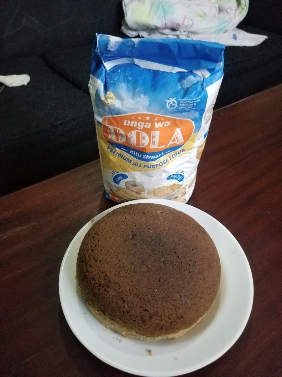 baba_wema's tweet photo. @UngaWaDola #DolaAppleCrumbleCake #SisiNiDola..
There goes my cake https://t.co/QhRdZ4Z1et