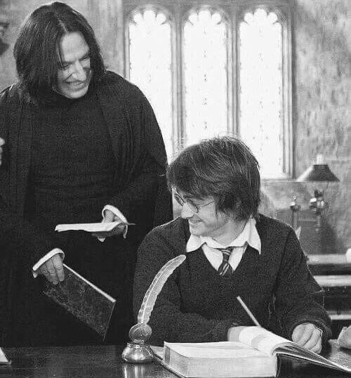 A very happy 72nd birthday to Ozzy Osbourne, pictured here with John Lennon in 1978. 