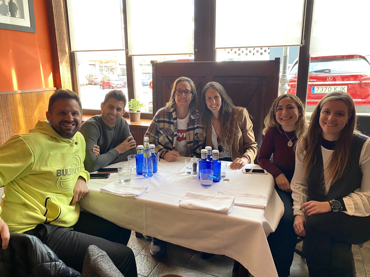 Gracias equipazo por vuestra implicación y trabajo, este número #1 es vuestro. ❤️
Próxima semana #WPTMasterFinal en Menorca. Lucharemos con muchas ganas e ilusión para terminar un 2020 de ensueño. 

#1 #celebracion #equipo #trabajo #padel #wptmasterfinal #wpt