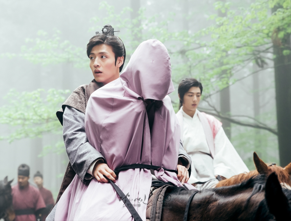 лунные влюбленные алые сердца дорама. алые сердца корё дорама. алые сердца корё. алые сердца корё. кан ханыль алые сердца.