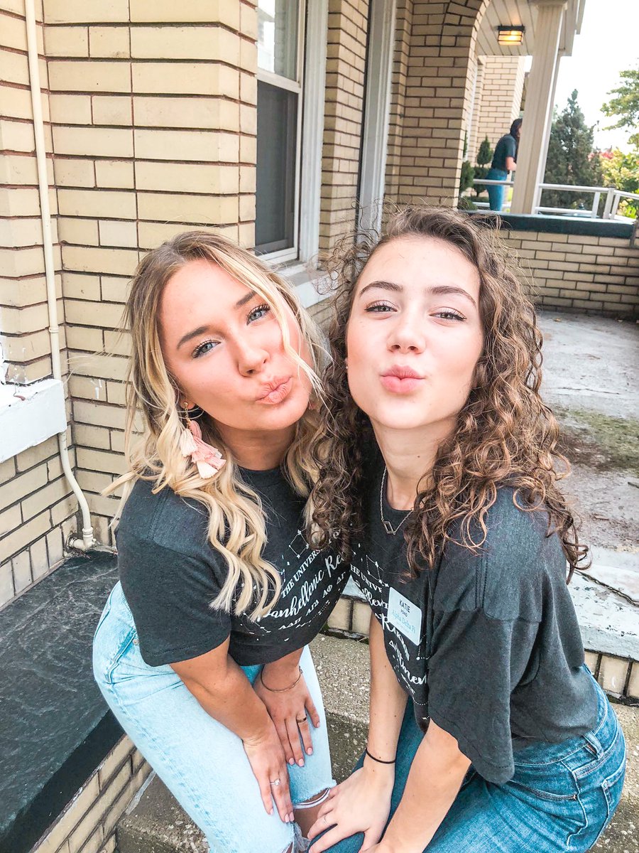 ADPi_Akron's tweet image. It’s that time of year, Formal Recruitment for Spring 2021 is now OPEN! You can sign up using the link in our bio. We cannot wait to see all your faces on Zoom January 29th, 2020! &amp;lt;&amp;gt; #alwaysadpi