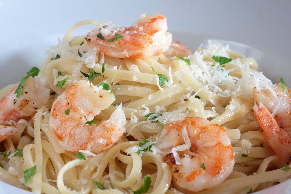 How about tonight? Shrimp Linguine with Saffron Cream, Tiger Shrimp, Herb &amp; Parmesan its on the menu!⁣⁣
.⁣⁣
#NiagaraFalls #NiagaraDining #ShrimpLinguine #ItalianFood #Foodie #Foodgram #MassimoNiagara 
.
massimositalianniagarafalls.com/#menu