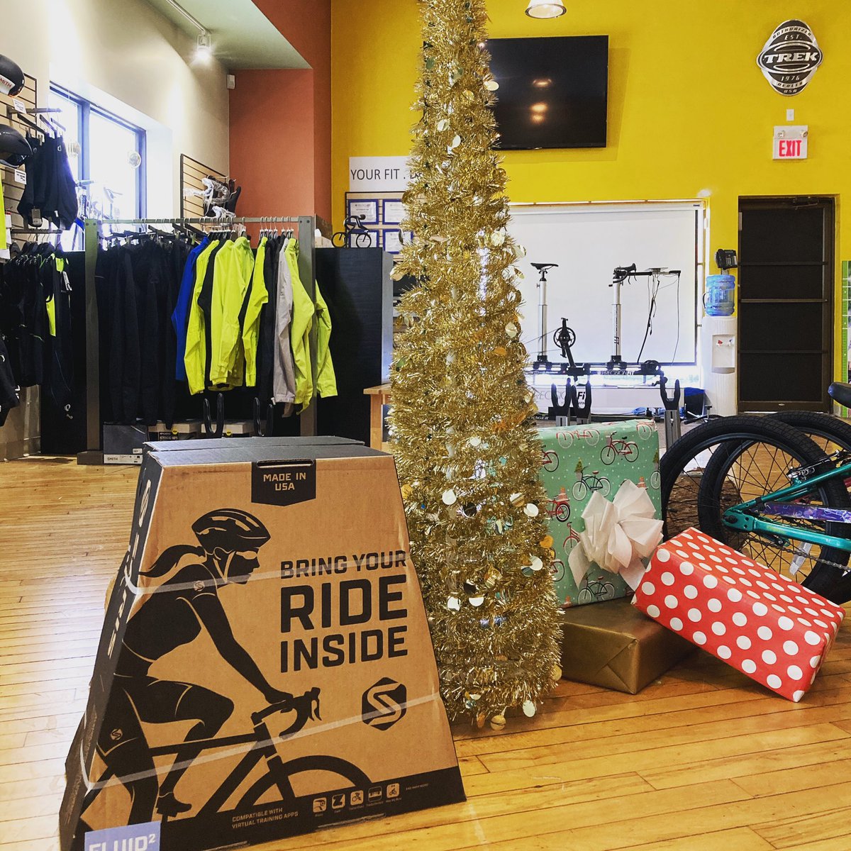 ZiggysCycleKW's tweet photo. We have a couple of @sarisofficial Fluid 2 trainers for $399 to keep you riding indoors all winter long!!!
#saris #saristrainers #fluid2 #indoorcycling #sarisfluidtrainer #dtklove #dtkitchener #dtk #indoortrainer https://t.co/ngMmcazJKR