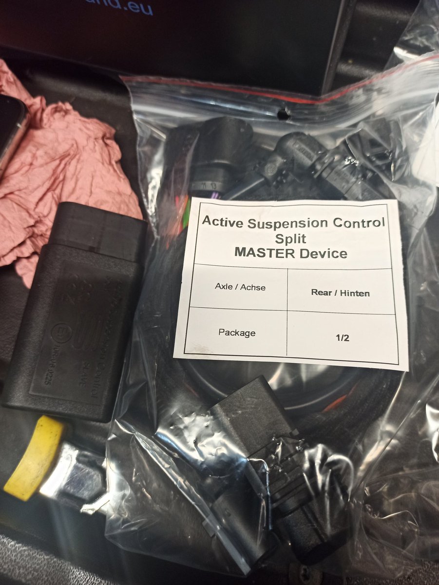 WestSideCustomm's tweet photo. Active suspension control , aracı 50 mm yere indirip beyin hatası vermemesini önlemek için kullanıyoruz. https://t.co/KHhsnFcibl