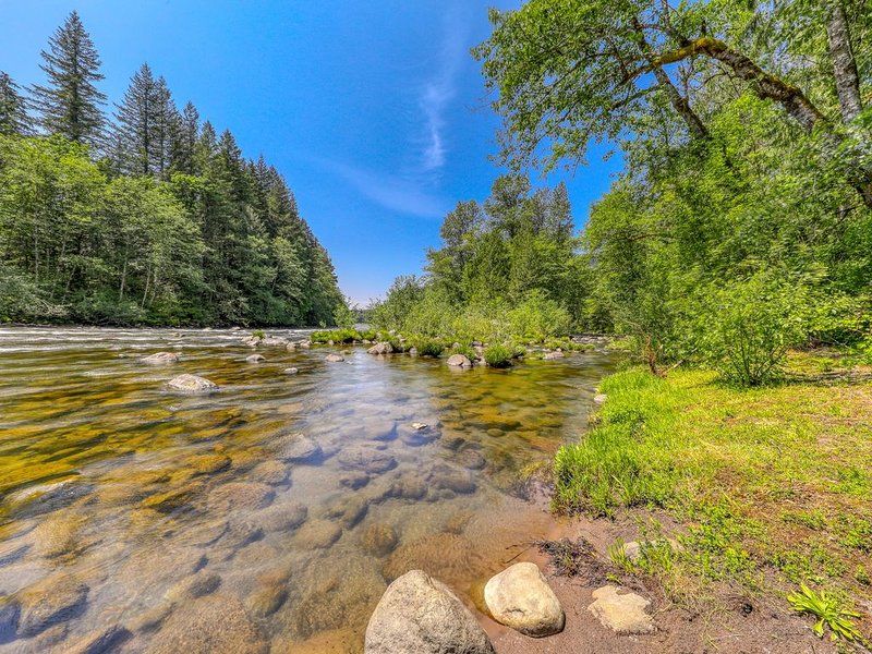 KWWMedia's tweet photo. Charming #riverfront cottage w/ firepit, updated amenities, patio, &amp; grill! UPDATED 2020 - Tripadvisor - Brightwood Vacation Rental https://t.co/mHTojX7Buc #Holiday escape ! https://t.co/4nGMwoW3EJ