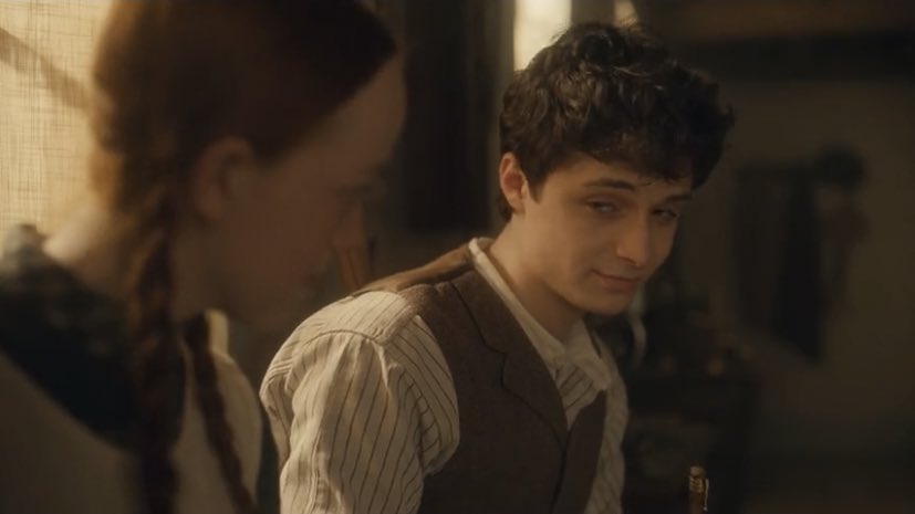 here, in this conversation, their minds connected one more timeand yes, they didn’t communicate a lot when they tried to confess their feelings, but here we can see how their relationship would be in s4: communication, support, respect and LOVE for each other