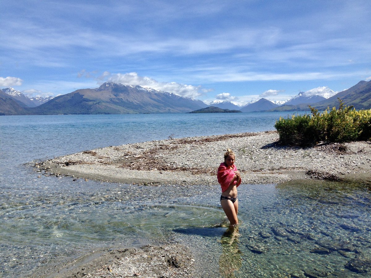 annafrosty's tweet image. Check out @AdventuresRun for new and exciting trips in New Zealand for 2021. Including adventures on tracks like the Routeburn,  Greenstone, Kepler, Milford. Helidrops, fiord boat sleepovers, dolphins, boat cruises, yoga, hiking, running, kayaks....and so much more!