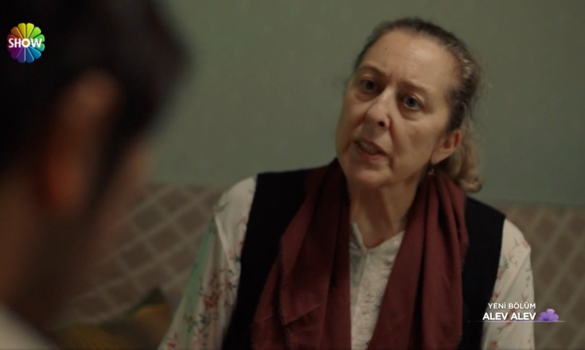 ulkenin gerizekalilik ve yobazlik seviyesi = bu kadin
#AlevAlev #sesimiduyun