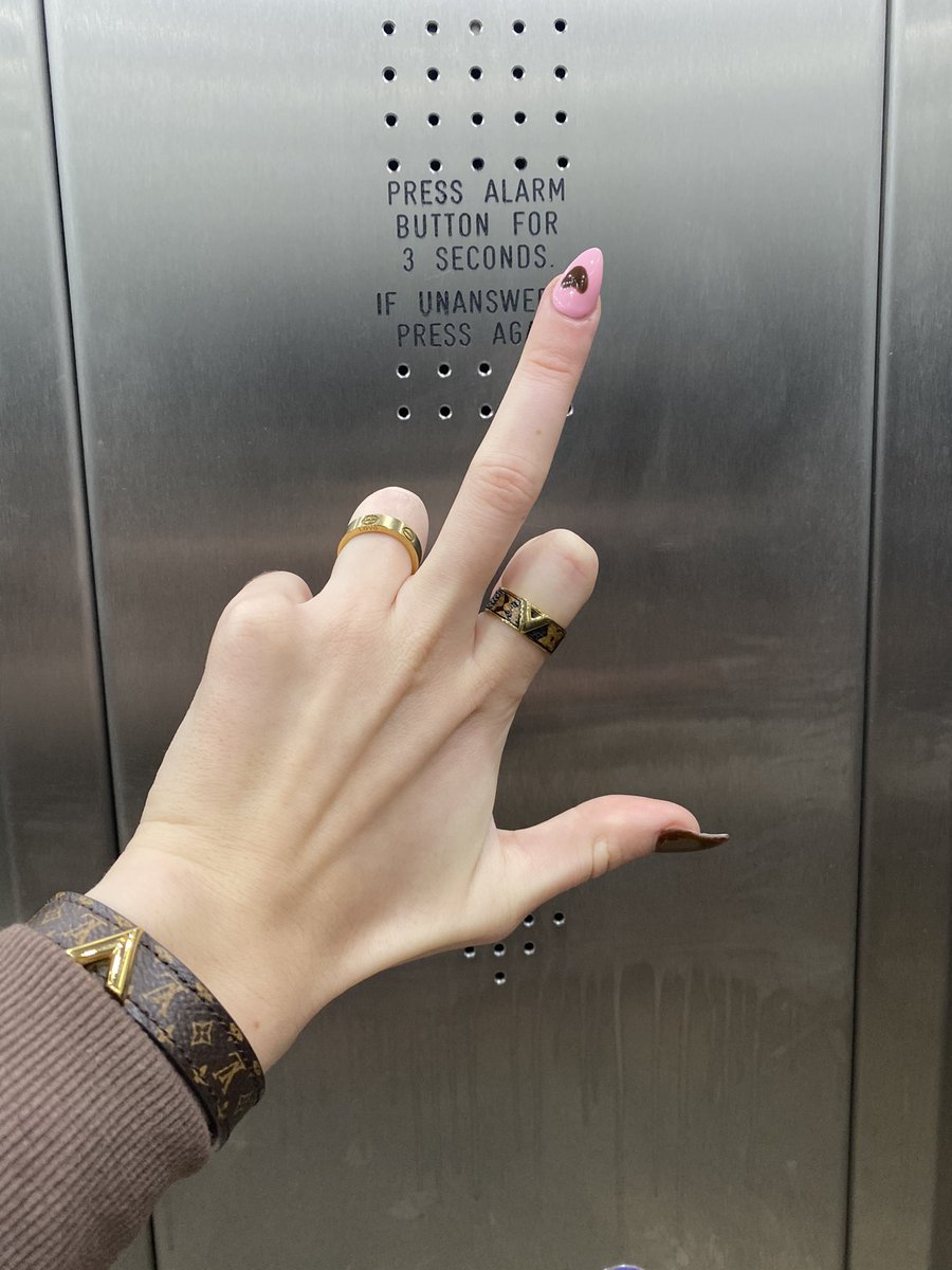 LilyGrist's tweet photo. hi just showing off my nails https://t.co/GHTvRoWLWr