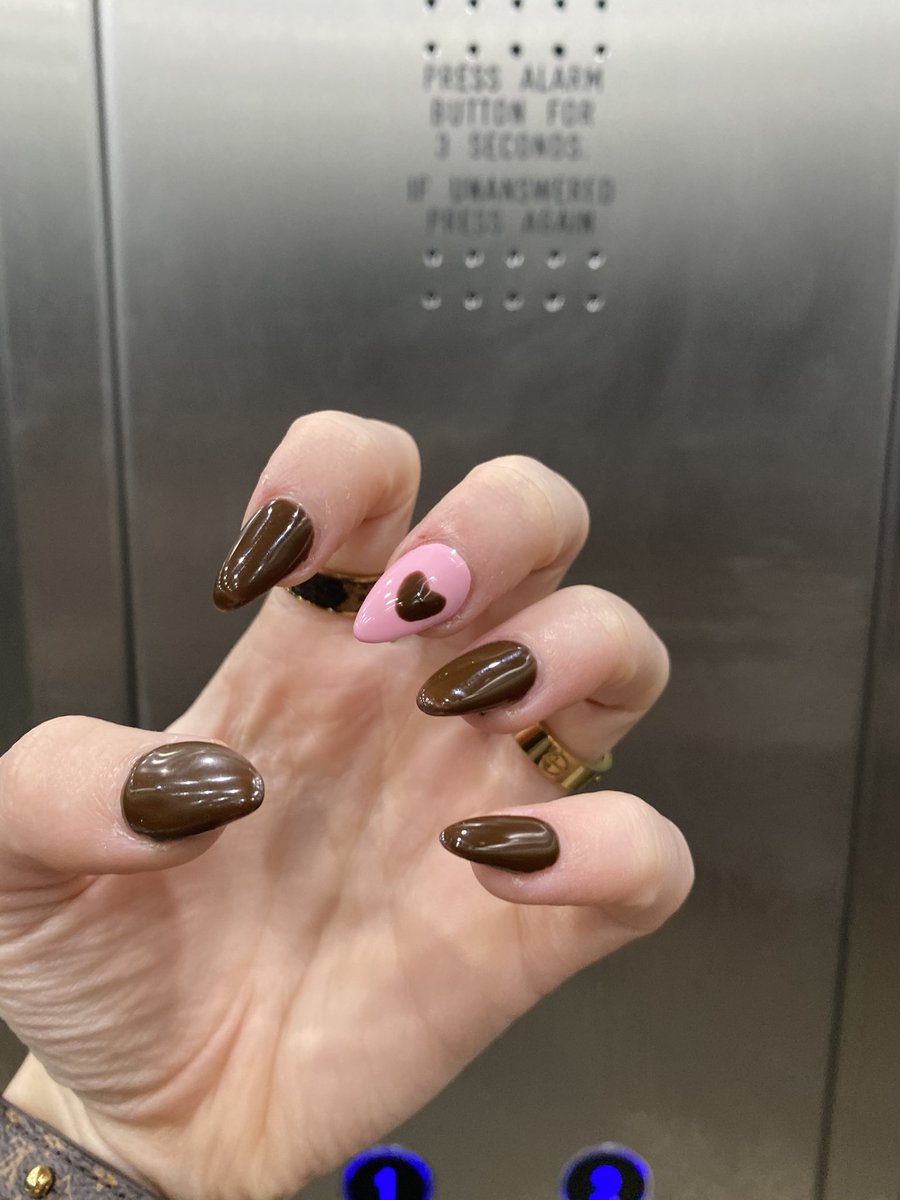 LilyGrist's tweet photo. hi just showing off my nails https://t.co/GHTvRoWLWr