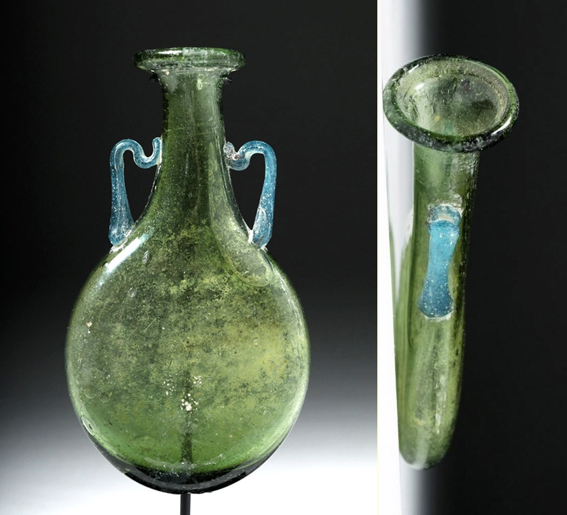 koolhydraat God Ijsbeer Archaeology & Art on Twitter: "Roman Green Glass Pilgrim Flask, 2nd-4th  Century AD. With blue trail handles. https://t.co/LhX0DZaJTL" / Twitter